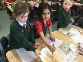 Mrs Hamilton/Mrs Aiken’s enjoyed delicious pancakes today to celebrate Shrove Tuesday