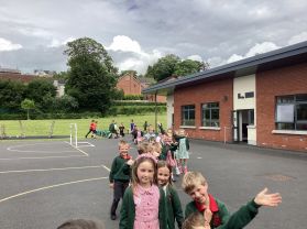 Digital Leaders Sponsored walk- Mrs Walsh’s Class 🚶🏽‍♀️‍➡️🚶🏽‍➡️